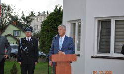 starosta przemawia do zebranych