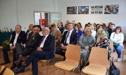 sala konferencyjna, zebrani goście