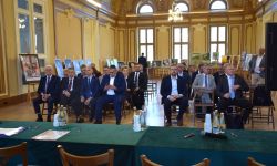 zebrani starostowie na sali balowej w kasynie oficerskim w Modlinie Twierdzy