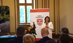 starosta Magdalena Biernacka wita zaproszonych gości