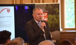 starostowie z województwa mazowieckiego przedstawiają się zaproszonym gościom
