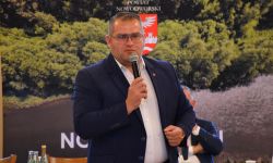 starostowie z województwa mazowieckiego przedstawiają się zaproszonym gościom