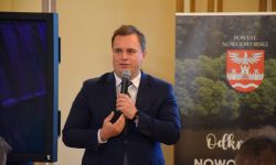 starostowie z województwa mazowieckiego przedstawiają się zaproszonym gościom
