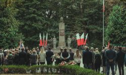 uroczystości pod pomnikiem w Modlinie Twierdzy