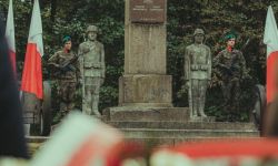 pomnik obrońców Modlina