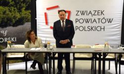 wystąpienie marszałka województwa mazowieckiego, stół prezydialny