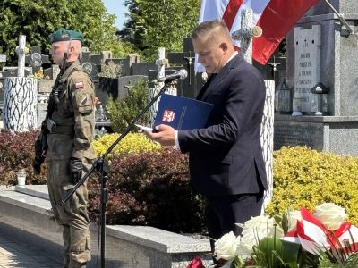 Wicestarosta Nowodworski Andrzej Pacocha wygłasza mowę