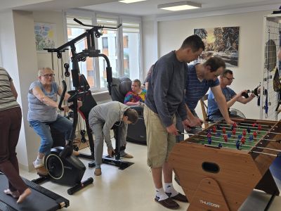 podopieczni Środowiskowego Domu Samopomocy ćwiczą i grają w piłkarzyki