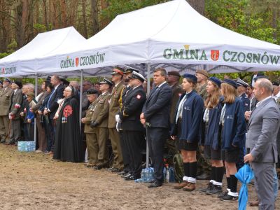 zgromadzeni uczestnicy wydarzenia siedzą