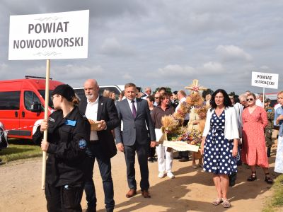 korowód dożynkowy