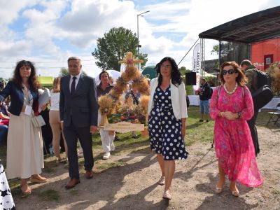 korowód dożynkowy