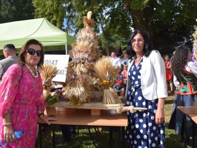 Starosta Nowodworski wraz z Radną Powiatu Nowodworskiego podczas dożynek