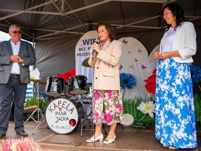 Starosta Nowodworski Magdalena Biernacka przemawia na scenie