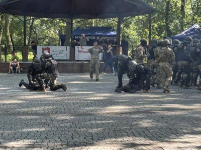 pokaz służb mundurowych