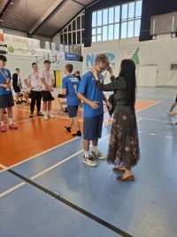 Uhonorowanie zwycięskich drużyn medalami