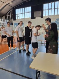 Uhonorowanie zwycięskich drużyn medalami