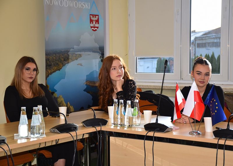 Przedstawiciele Młodzieżowej Rady Powiatu Nowodworskiego