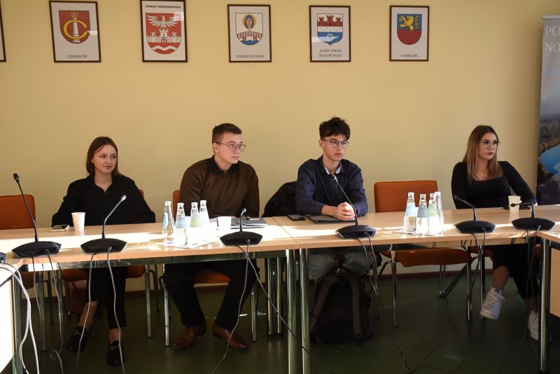 Przedstawiciele Młodzieżowej Rady Powiatu Nowodworskiego