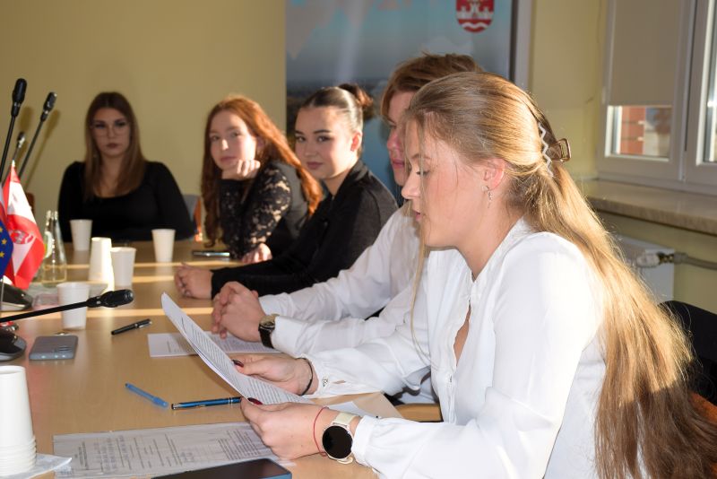 Przedstawiciele Młodzieżowej Rady Powiatu Nowodworskiego