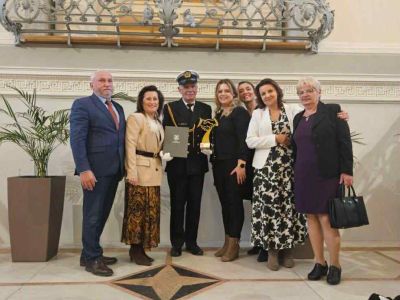 wspólne zdjęcie ze Społecznikiem Roku Powiatu Nowodworskiego