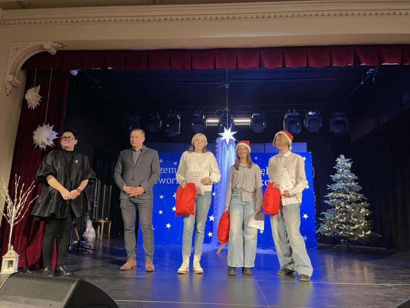 Uczestnicy Międzynarodowego Dnia Osób z Niepełnosprawnościami