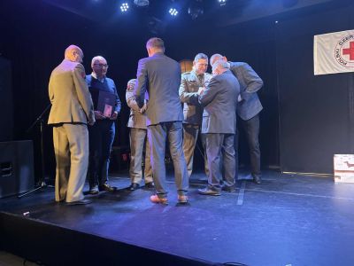 wręczenie statuetek i dyplomów