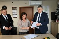 Zdjęcie przedstawiające moment podpisania porozumienia w ramach programu "Szpitale Przyjazne Wojsku"