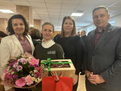 wspólne zdjęcie władz samorządowych