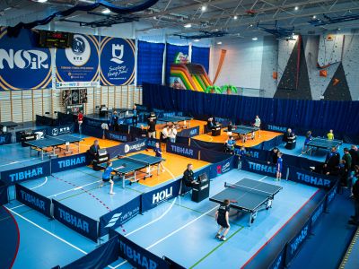 widok z góry na halę sportową podczas rozgrywek