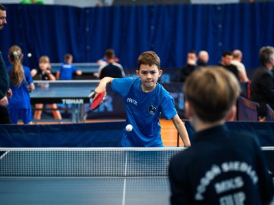 rozgrywki tenisa stołowego