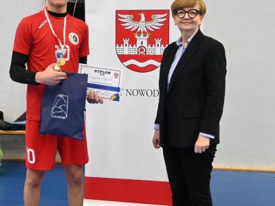 przekazanie nagrody dla najlepszego zawodnika