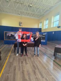 Uczestnicy powiatowego konkursu wiedzy o życiu i twórczości Fryderyka Chopina