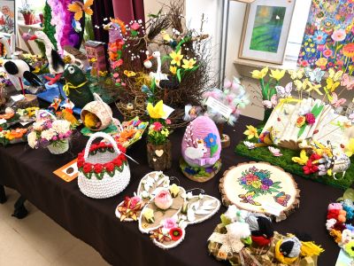 prace konkursowe na stole