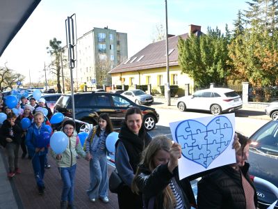 przemarsz ulicami miasta