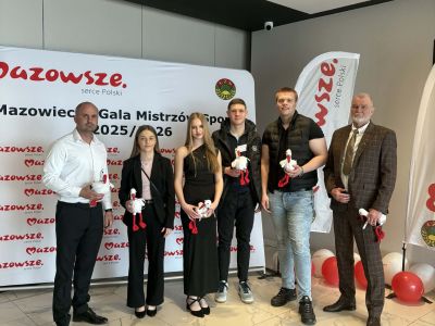 wspólne zdjęcie nagrodzonych