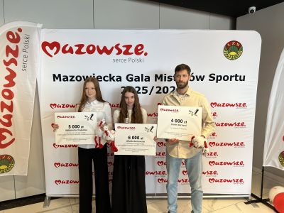 wspólne zdjęcie nagrodzonych