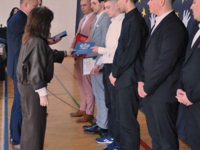 uroczystość pożegnania uczniów klas maturalnych