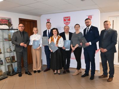 Starosta oraz Wicestarosta z przedstawicielami władz gmin Zakroczym, Nasielsk, Pomiechówek oraz miasta Nowy Dwór Mazowiecki...
