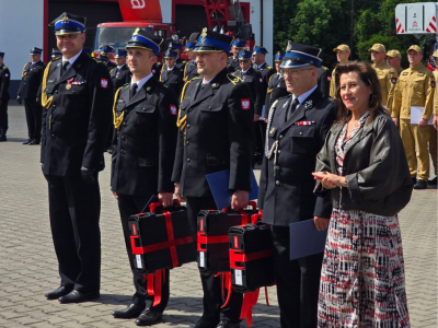 Starosta z wyróżnionymi Strażakami
