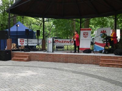 Występ wokalny zespołu Bene