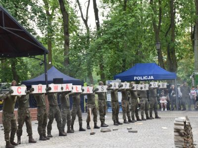 2 Mazowiecki Pułk Saperów pokazuje napis Chwała Saperom