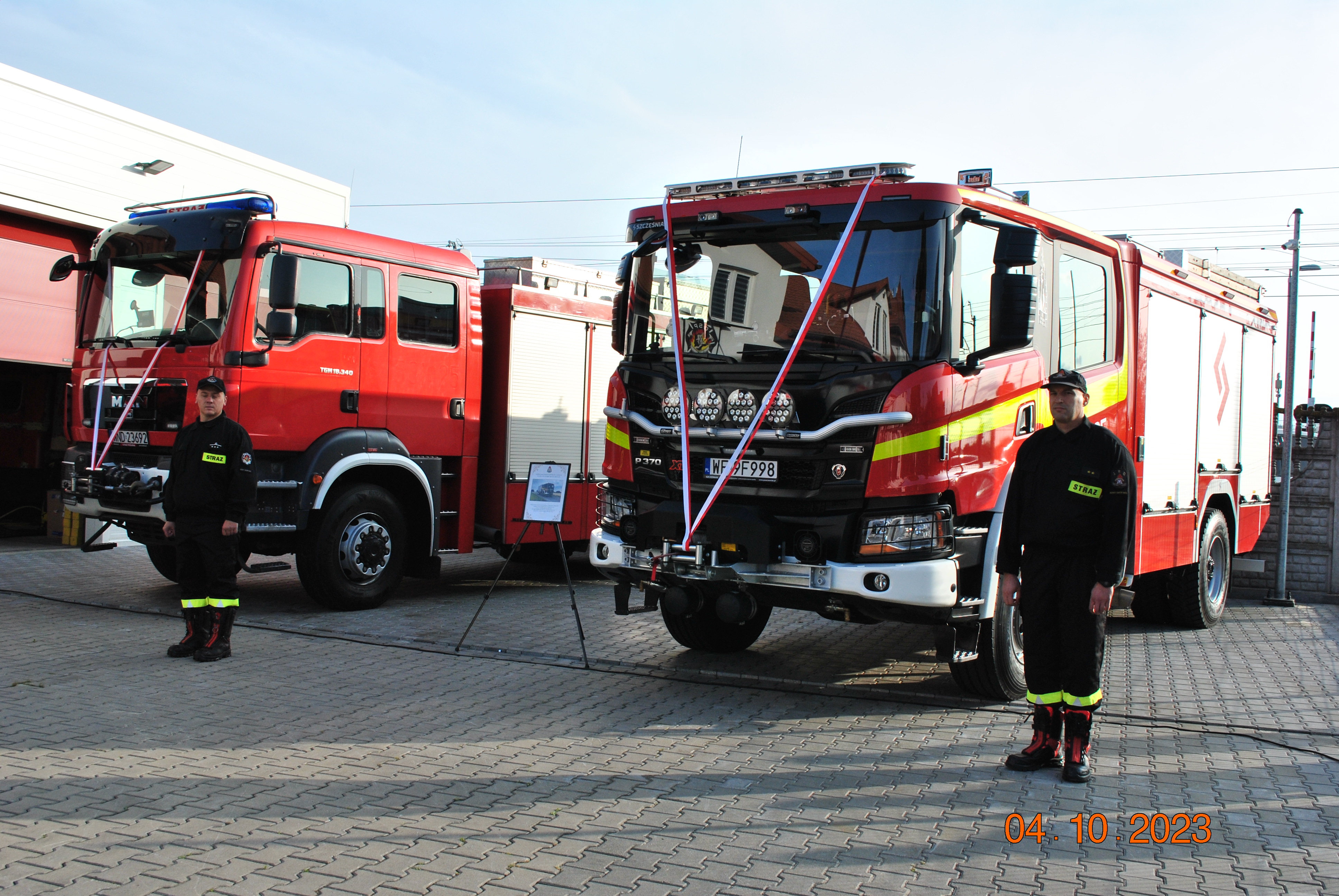 Przekazanie ciężkich samochodów strażom pożarnym